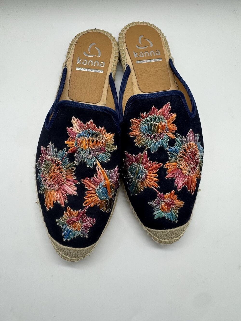 Kanna Nubuck Floral Embroidered Espadrille Slides Women’s Size 38
